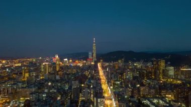Gece Taipei cityscape panorama. 4 k görüntüleri Çin