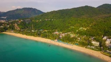 ünlü tatil Beach phuket Adası'nın panoramik çekim. 4 k timelapse görüntüleri