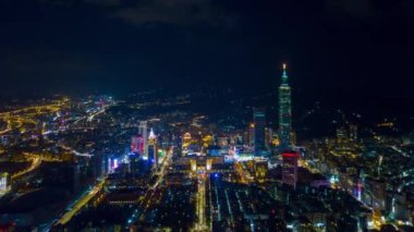 Gece saat Taipei Rating cityscape panorama. 4 k görüntüleri Çin