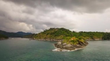 ünlü tatil Beach phuket Adası'nın panoramik çekim. 4 k timelapse görüntüleri