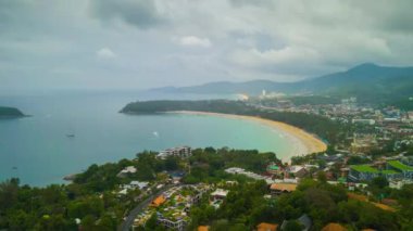 Phuket Adası Buda dağ günbatımı panorama 4k zaman atlamalı Tayland
