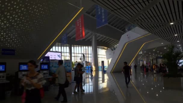 Shenzhen Shekou Cruise Center Interieur Met Toeristen China — Stockvideo