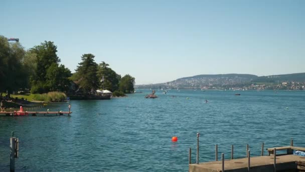 Zonnige Dag Zürich Stad Rivier Panorama Slow Motion Zwitserland — Stockvideo