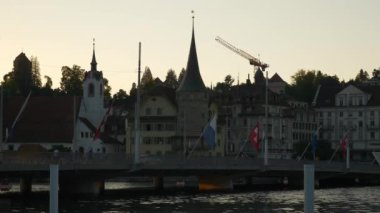 Luzern üzerinden uçuş nehir kenarı havacılık panorama 4k İsviçre