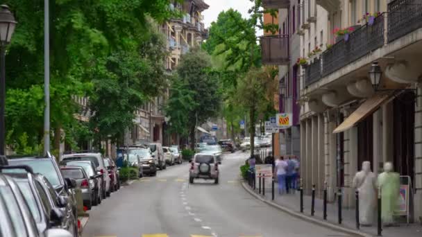 モントルー市街の交通だ空中パノラマ4Kタイムラプス映像スイス — ストック動画
