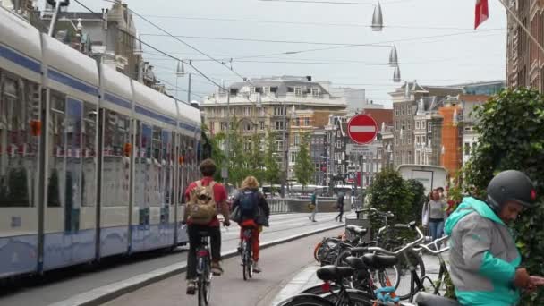 Amsterdam Miasto Zachmurzenie Dzień Ruch Uliczny Panorama Spowolnienie Dolna — Wideo stockowe