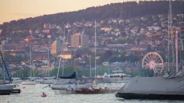晴れた日チューリッヒ市川とボートパノラマ4Kタイムラプススイス — ストック動画