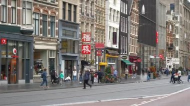 Amsterdam Şehri Bulutlu Gün Trafiği Sokak Panoraması 4k Yavaş çekim Hollanda