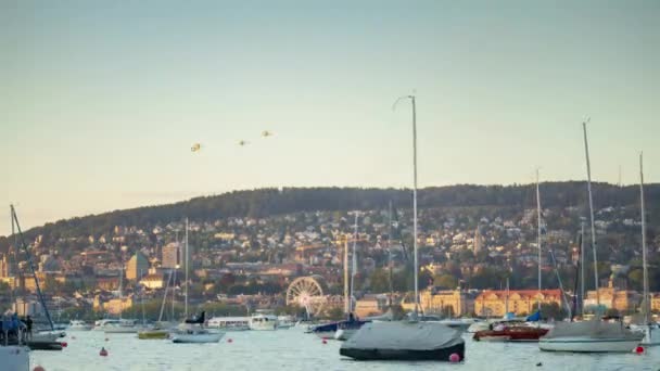 Día Soleado Zurich Ciudad Río Con Botes Panorama Timelapse Suiza — Vídeos de Stock