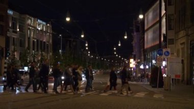 Amsterdam Şehri Bulutlu Gün Trafiği Sokak 4K Hollanda