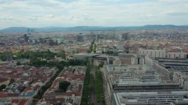 Viyana şehir manzarası gündüz vakti merkez caddeler hava manzarası 4k austria