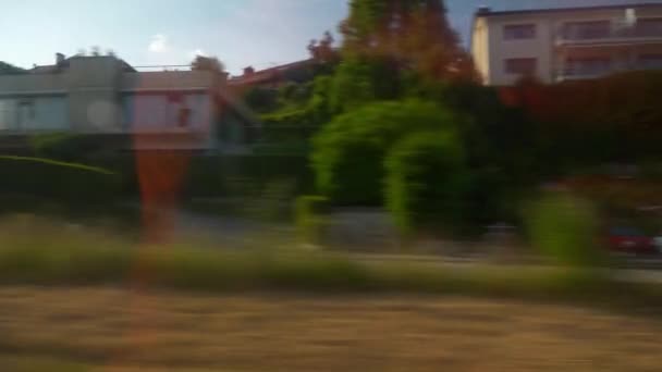 阳光灿烂的日子Vevey市火车车厢路途Geneva湖边Pov全景4K交换台 — 图库视频影像