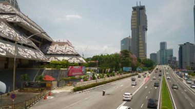 Kuala Lumpur, Malezya-Eylül 25 2018: gün Kuala Lumpur şehir merkezi trafik sokak Kavşak metro hattı Panorama 4k Malezya