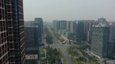 Gündüz vakti Chengdu şehri şehir merkezindeki panorama 4K porselen.