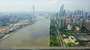 Guangzhou nehir kenarındaki gündüz manzarası. 4K Çin porseleni 