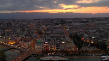 Akşam saatleri: Cenevre şehir manzarası görüntüsü, İsviçre  