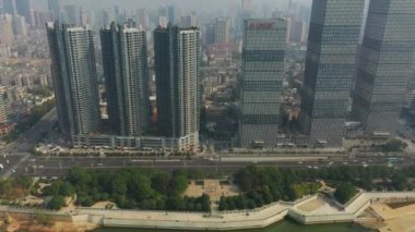 Changsha Şehri güneşli bir gün ünlü kültür kompleksi Delta Körfezi Havacılık Panoraması 4k Çin porseleni