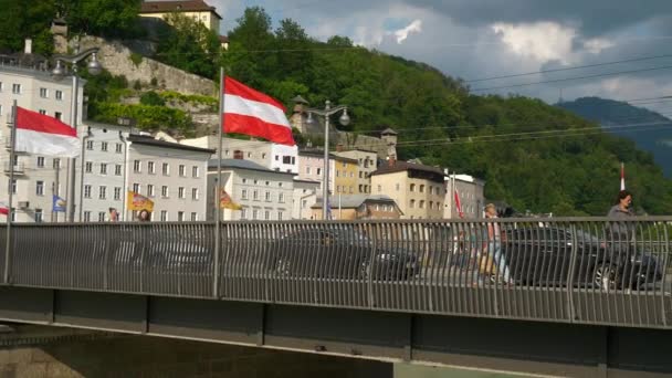 Salzburg Austria Julio 2019 Día Salzburgo Centro Ciudad Puente Tráfico — Vídeo de stock