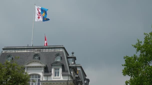 Napos Nap Montreux Város Épület Felső Zászló Lassított Felvétel Panoráma — Stock videók