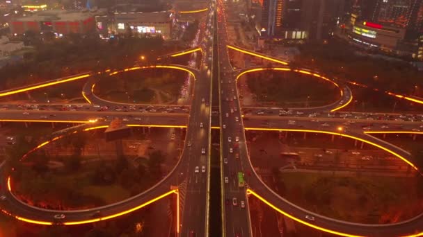 Νυχτερινή Ώρα Φωτίζεται Chengdu Πόλη Στο Κέντρο Της Εναέριας Κυκλοφορίας — Αρχείο Βίντεο