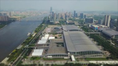 Guangzhou nehir kenarındaki gündüz manzarası. 4K Çin porseleni 