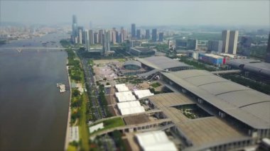 Guangzhou nehir kenarındaki gündüz manzarası. 4K Çin porseleni 