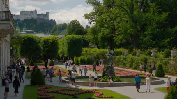 Salzburg Austria July 2019 Cityscape Sunny Day Famous Garden Fountain — Stock Video