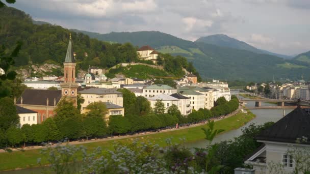 Salzburg Áustria Julho 2019 Dia Salzburgo Paisagem Urbana Central Montanha — Vídeo de Stock