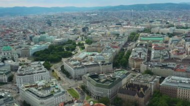 Viyana şehir manzarası gündüz vakti merkez caddeler hava manzarası 4k austria