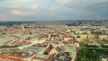 Viyana şehir manzarası gündüz vakti merkez caddeler hava manzarası 4k austria