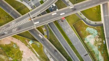 Gündüz vakti hangzhou şehir merkezi trafik manzarası 4k zaman dilimi porselenleri