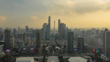 Gündüz vakti Guangzhou Endüstriyel Şehir Havası Panoraması. 4k zaman dilimi Çin porseleni