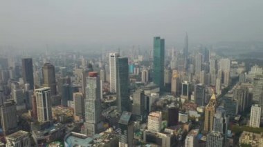 Nanjing şehrinde gündüz uçuşu hava panorama 4K görüntüsü