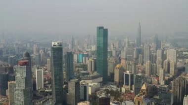 Nanjing şehrinde gündüz uçuşu hava panorama 4K görüntüsü