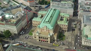 Viyana şehir manzarası gündüz vakti merkez caddeler hava manzarası 4k austria