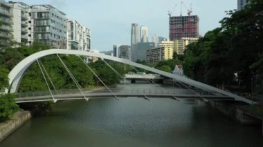 Singapur şehir havadan panorama 4k görüntüleri üzerinde gündüz uçuş