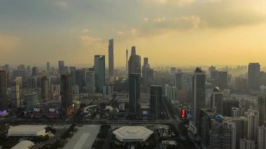 Gündüz vakti Guangzhou Endüstriyel Şehir Havası Panoraması. 4k zaman dilimi Çin porseleni