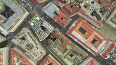 Viyana şehir manzarası gündüz vakti merkez caddeler hava manzarası 4k austria