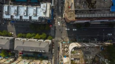 Nanjing Şehri üzerindeki gündüz uçuşu hava trafiği panorama 4K zaman ölçümü