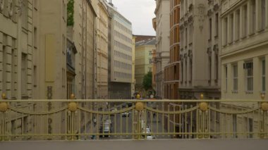 Viyana şehir manzarası gündüz vakti merkez caddeler hava manzarası 4k austria