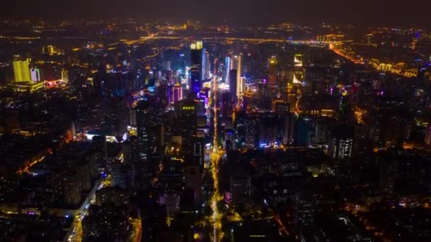 Nachtvlucht Verlichte Nanjing Stad Luchtfoto Panorama Timelapse Beelden — Stockvideo