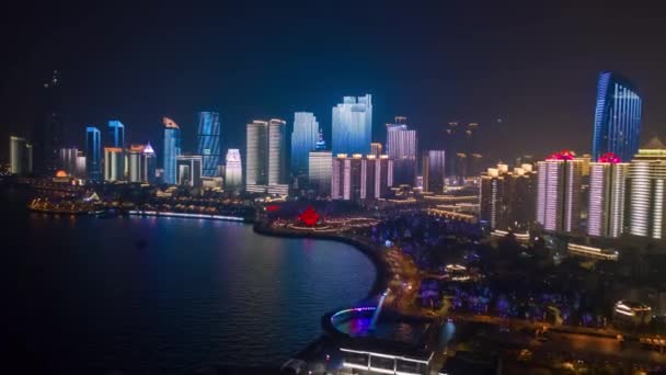 Illumination Nocturne Qingdao Centre Ville Timelapse Aérien Panorama Chine — Video