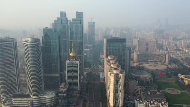 Dagtid Qingdao Stad Centrum Antenn Panorama Porslin — Stockvideo