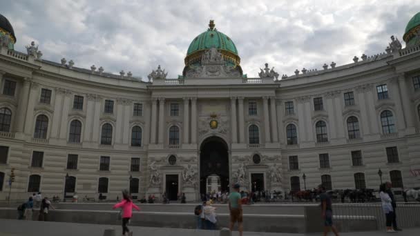 Vienna Austria July 2019 Сонячний День Центральній Площі Відня — стокове відео