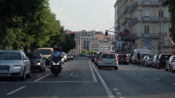 Tagsüber Filmmaterial Vom Genfer Stadtverkehr Zeitlupe Schweiz — Stockvideo