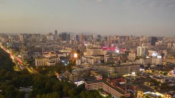 Éjszakai Hangzhou Városközpont Forgalom Folyóparti Öböl Építése Udvar Légi Timelapse — Stock videók