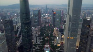 Gündüz vakti Guangzhou Endüstriyel Şehir Havası Panoraması. 4K Çin porseleni