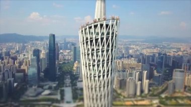Guangzhou - 4 Ocak 2019 Guangzhou Canton TV Kulesi, Guangzhou, Çin. Guangzhou Kanton TV Astronomi ve Çin 'in en yüksek kulesinin renkli gündüz manzarası
