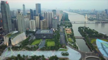 Gündüz vakti Guangzhou Endüstriyel Şehir Havası Panoraması. 4K Çin porseleni
