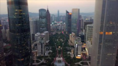 Gündüz vakti Guangzhou Endüstriyel Şehir Havası Panoraması. 4K Çin porseleni